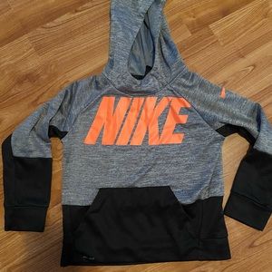 Boy Nike sweater size 7